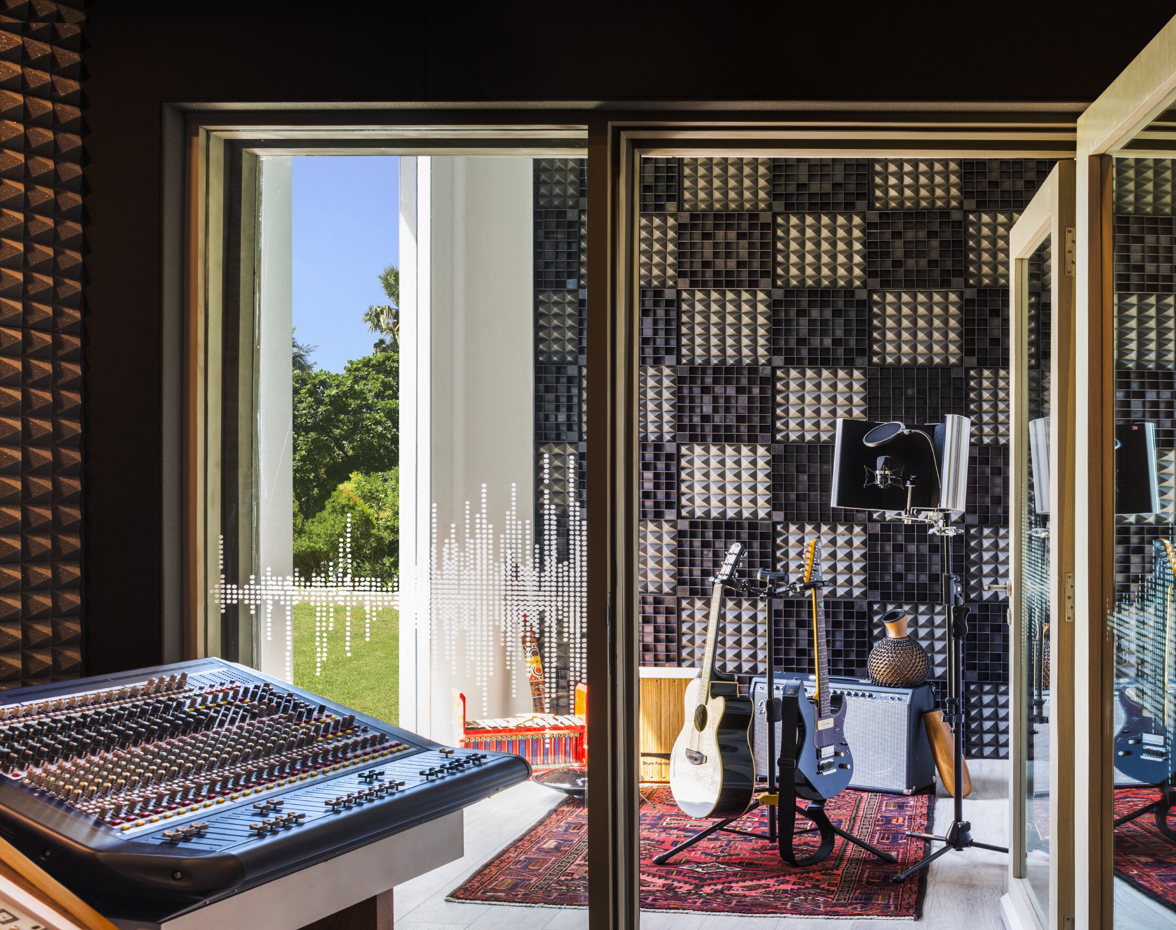 W Bali Sound Suite – Music Studio Voice Room