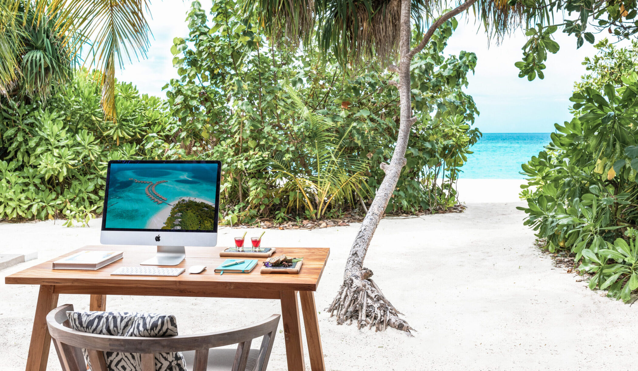 Vakkaru Maldives Beach Office