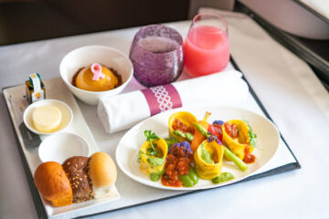 Qatar Airways vegan meal