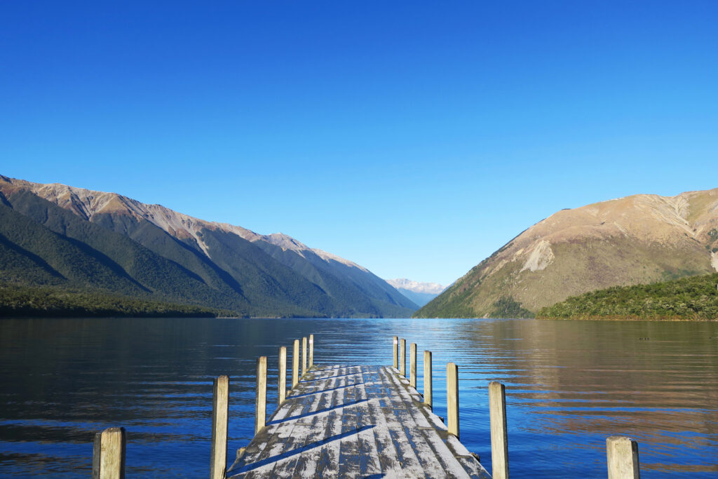 Nelson Lakes National Park, Lake Rotoiti, New Zealand Globetrender