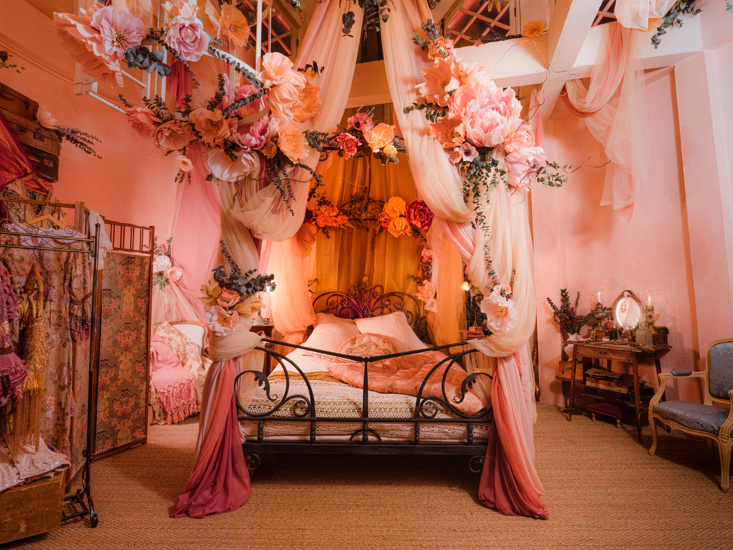 Airbnb Moulin Rouge © Daniel Alexander Harris