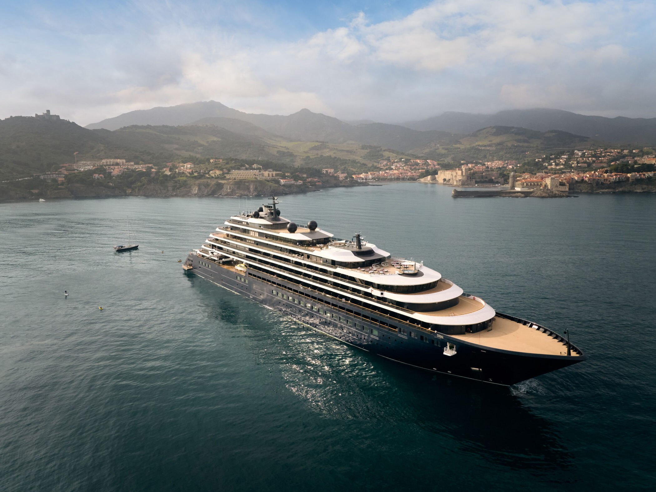Ritz carlton yacht collection evrima globetrender