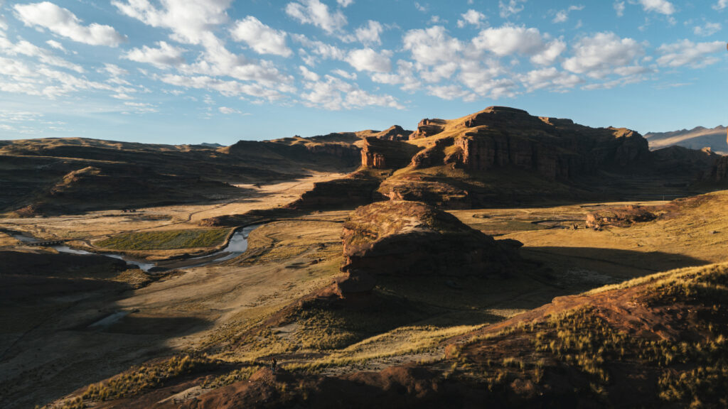 Tinajani, Peru