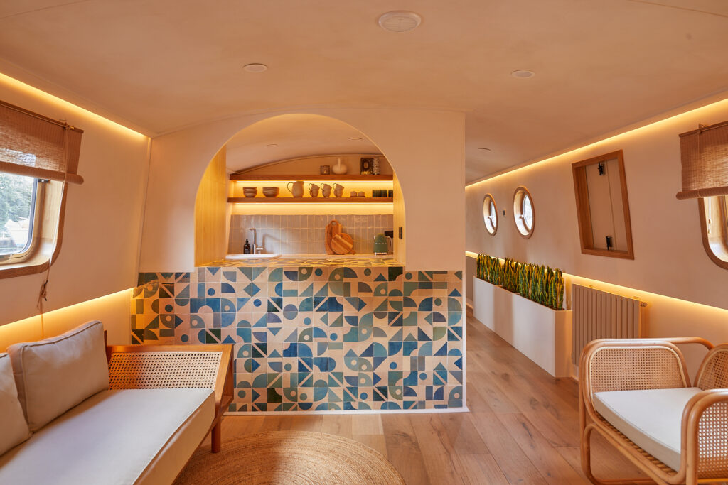 Maria Alexander spa houseboat