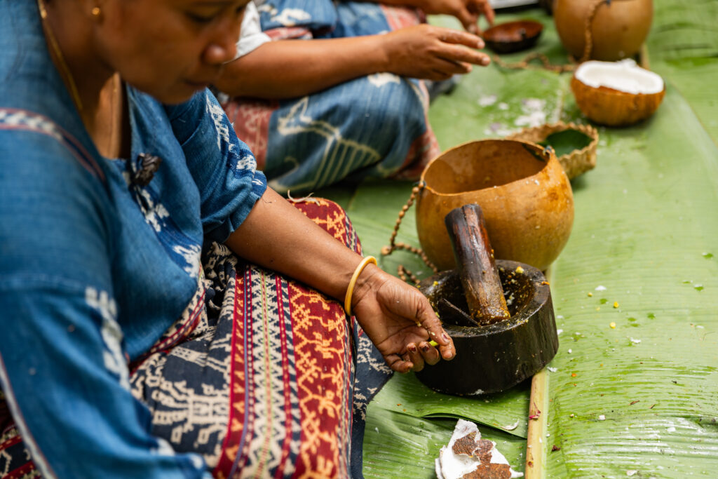 Tesno Seery, Silolona Sojourns