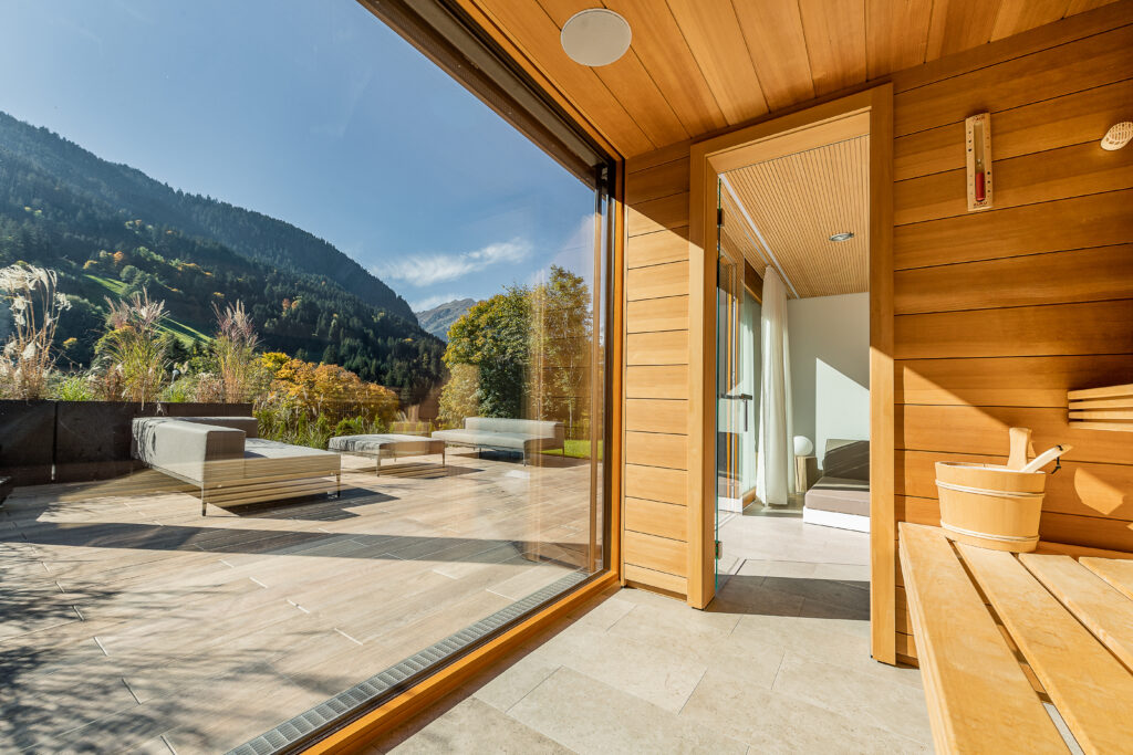 Myne AUT, Innen und Aussen Chalet Montafon