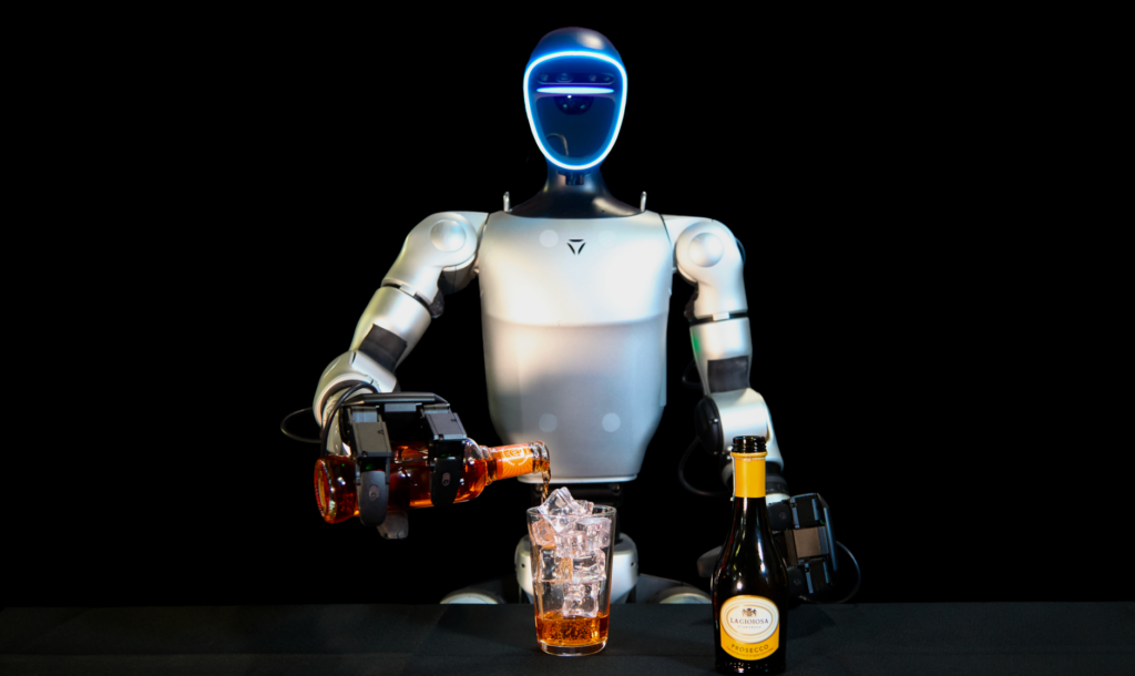 Makr Shakr unveils humanoid