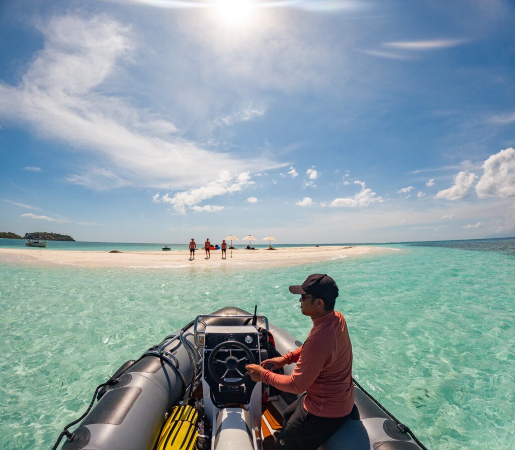 Silolona Sojourns and Cookson Adventures launch shark monitoring trip